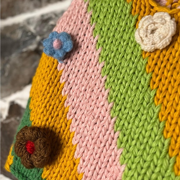 Vintage Hippie Crochet Flower Vest - Picture 3 of 4